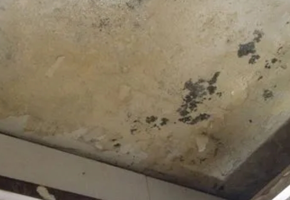 北京市阳台漏水维修公司分享下北京市卫生间渗水维修需要注意哪些问题。